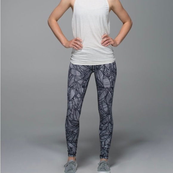 Sz8 Lululemon Wunder Under Pant in Banana Leaf White Black VGUC - Picture 4 of 15